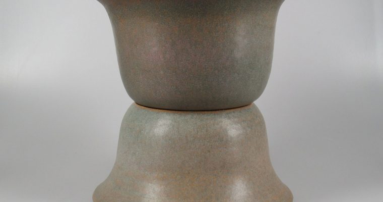 Anne van der Waerden pot on pedestal 1979