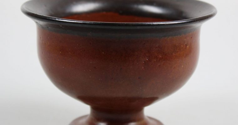 Sonja Landweer vase on foot