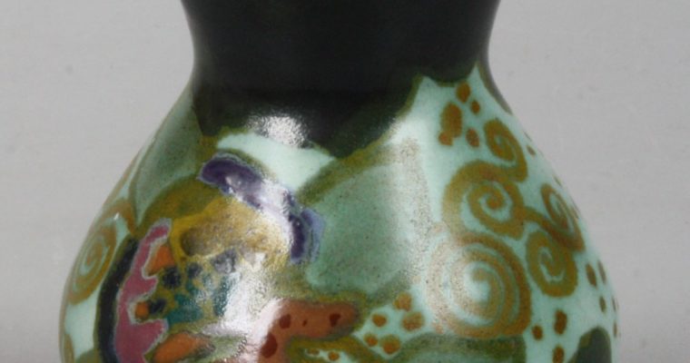 Arnhemsche Fayencefabriek art deco small vase