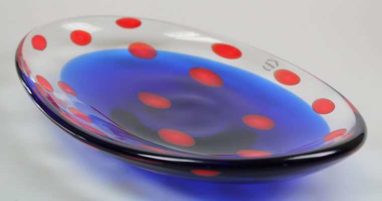 Peter Kuchinke for Gullaskruf glass dish 1993