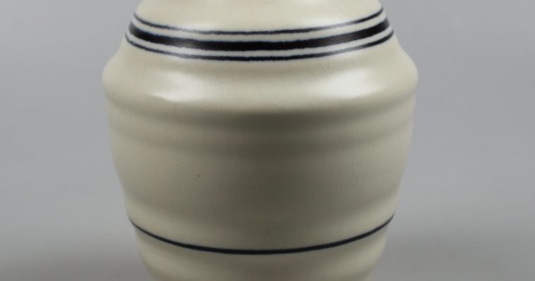 Plateelbakkerij Schoonhoven art deco vase