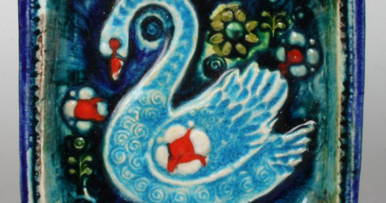 Schramberger Majolika-Fabrik bowl with swan