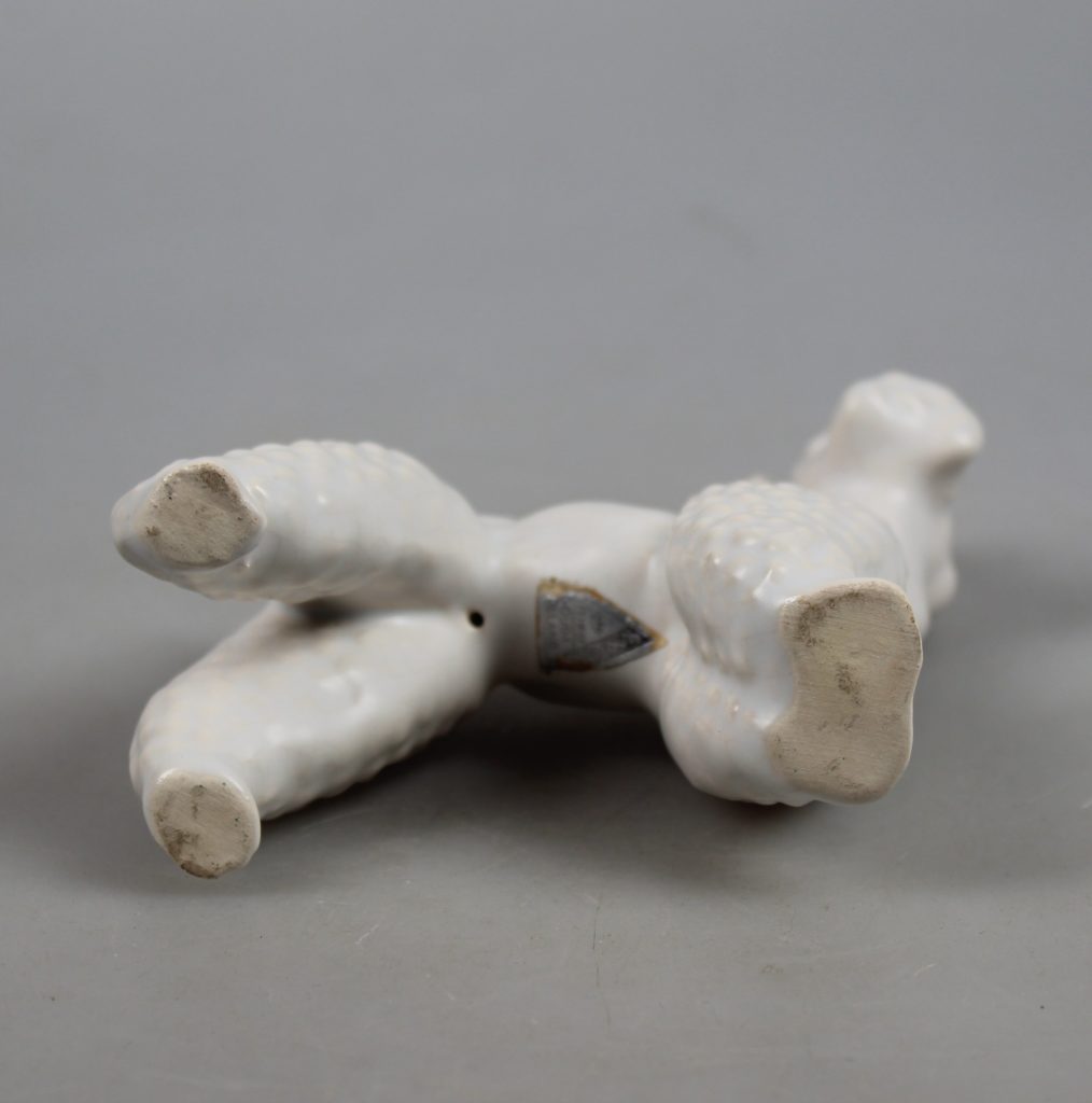 Flora Gouda poodle figurine