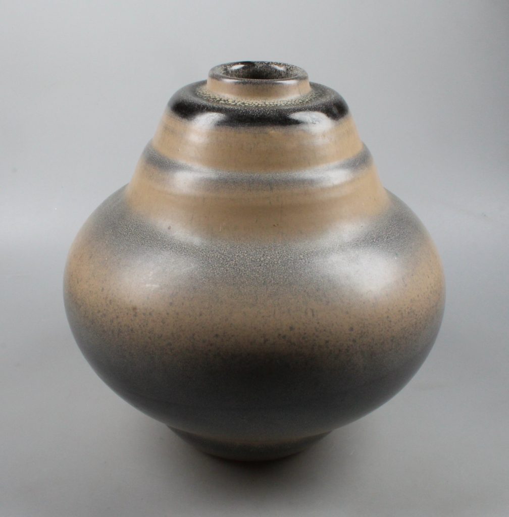 Mobach Utrecht art deco vase