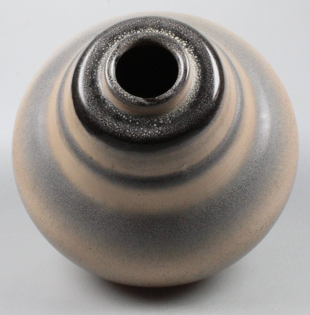 Mobach Utrecht art deco vase