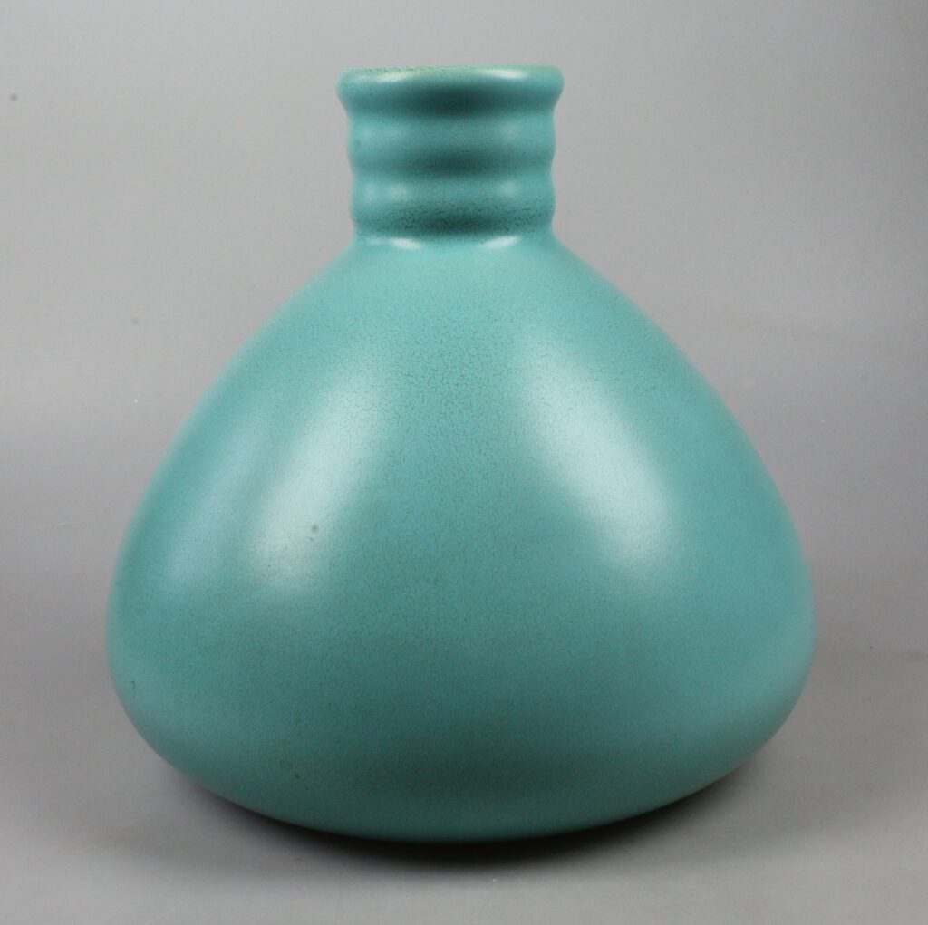 Plateelbakkerij Schoonhoven art deco vase