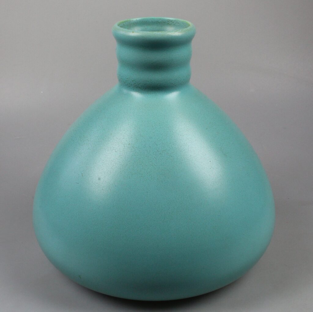 Plateelbakkerij Schoonhoven art deco vase
