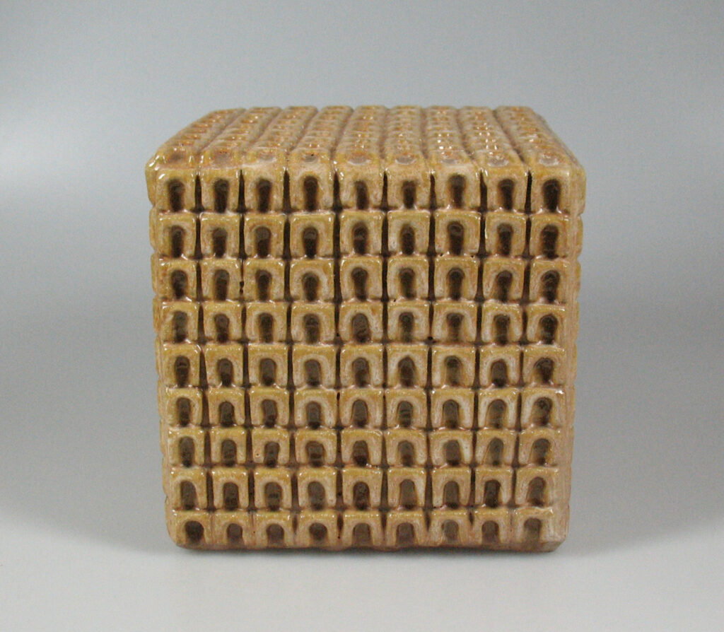 Henny Radijs cube form 1978