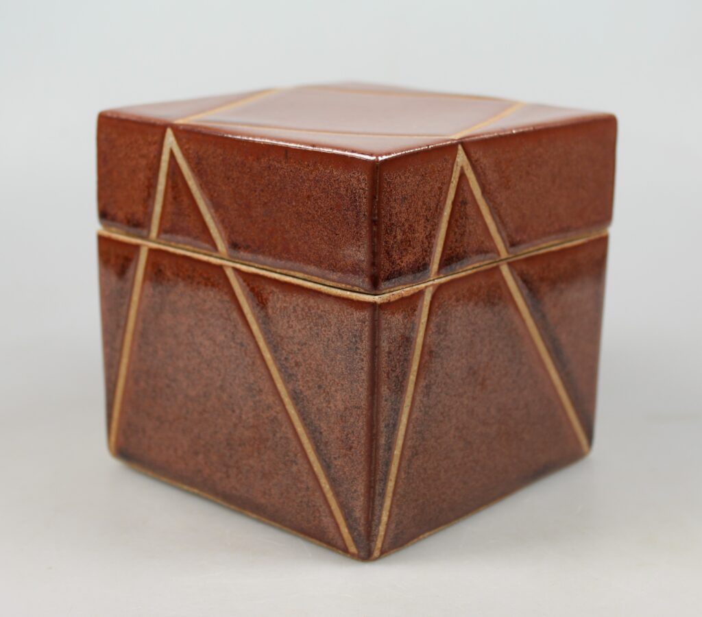 Henriette Syatauw pot