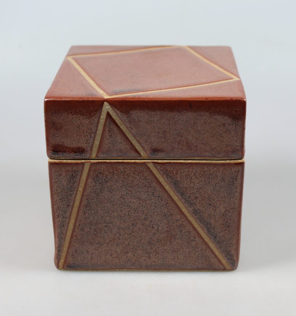 Henriette Syatauw pot