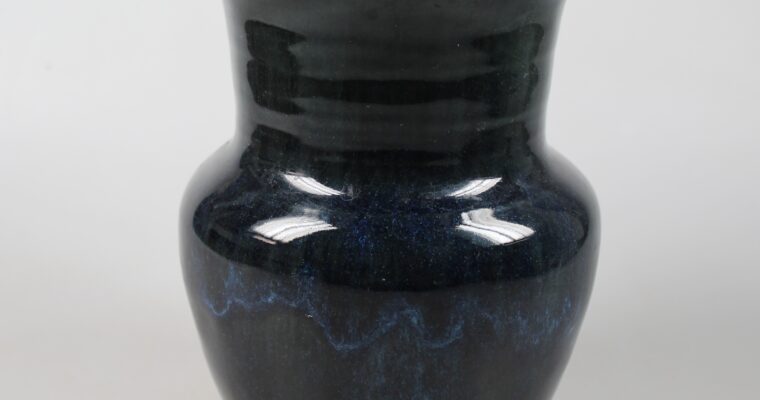 Alice van Mourik blue vase