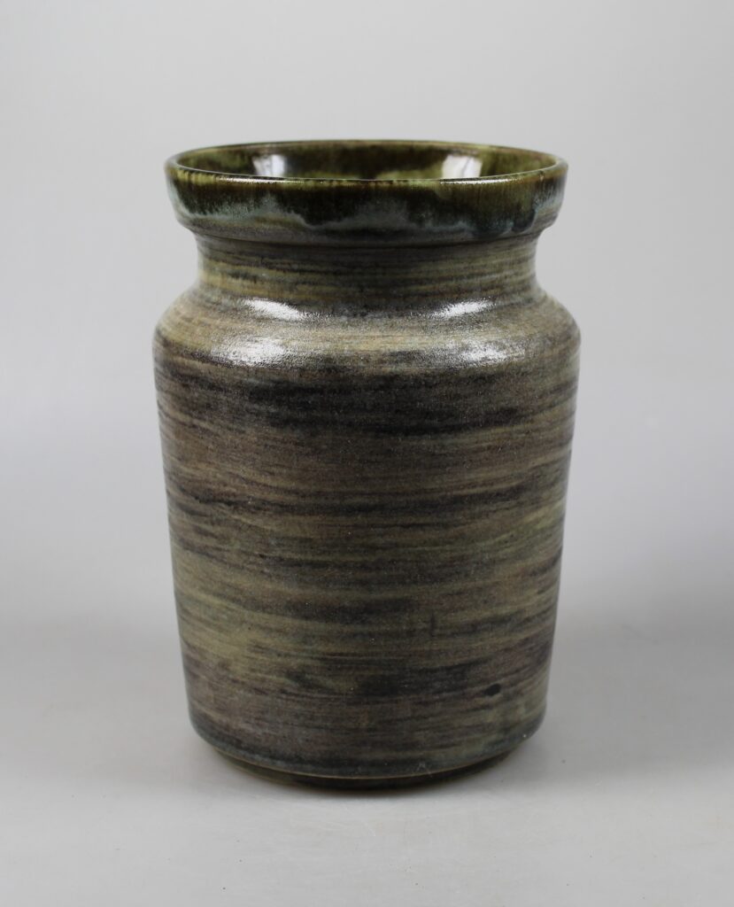 Alice van Mourik vase
