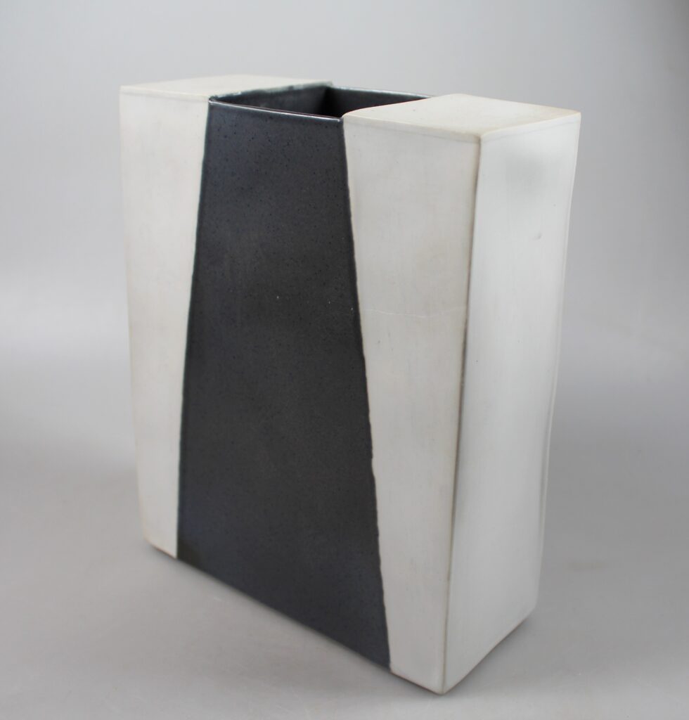 Henk Wolvers porcelain vase 1982
