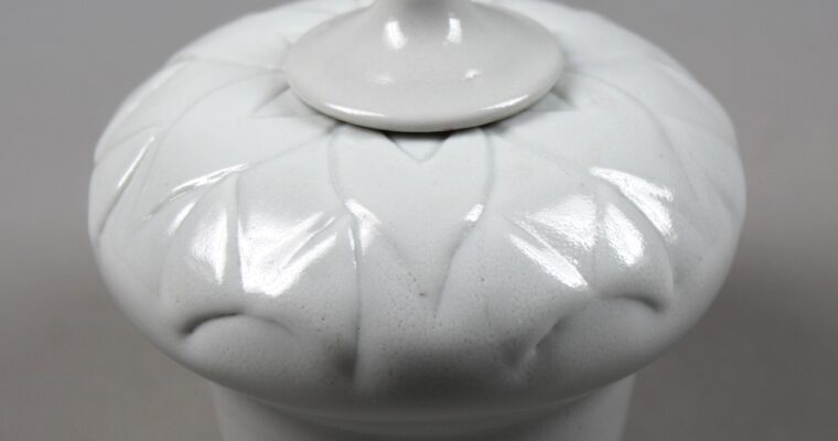 Alice van Mourik (1922-1997) oil lamp