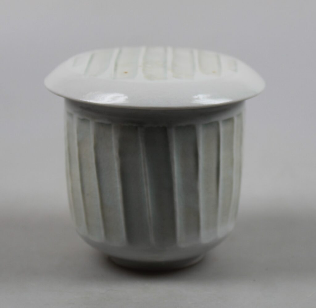 Lidded pot Petra van Heesbeen