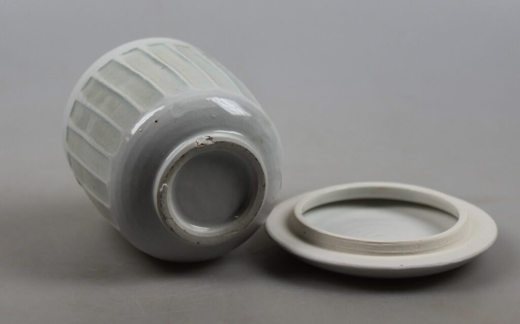 Lidded pot Petra van Heesbeen